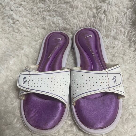 Nike Comfort Footbed Slides Sandals Flip Flops Women  white & Purple SZ11 - Picture 3 of 11